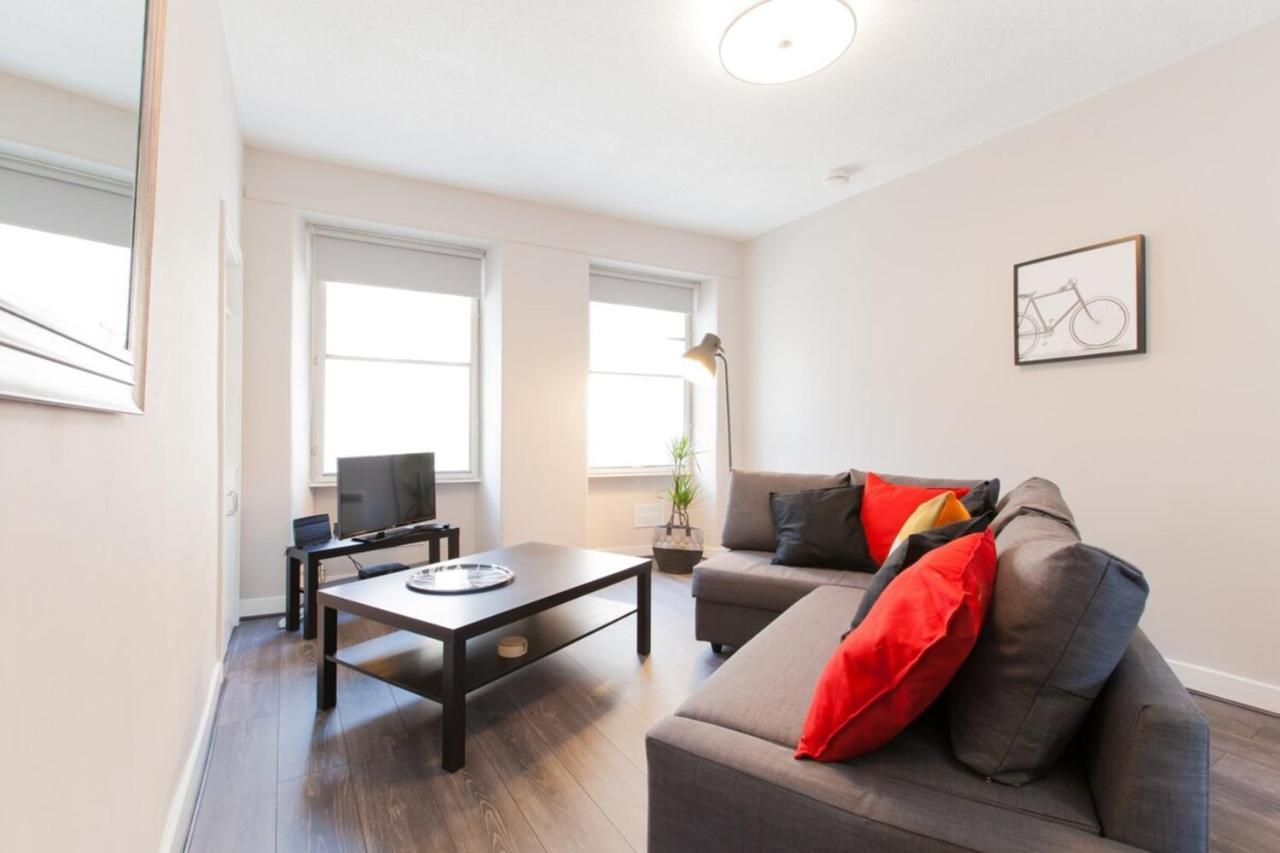 Stylish Royal Mile Apartment With Balcony Edinburgh Eksteriør bilde