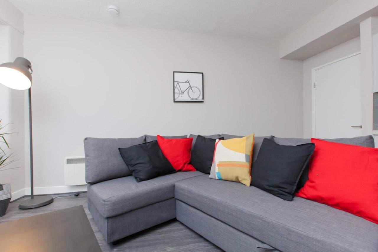 Stylish Royal Mile Apartment With Balcony Edinburgh Eksteriør bilde