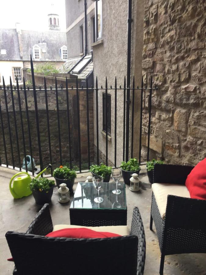 Stylish Royal Mile Apartment With Balcony Edinburgh Eksteriør bilde